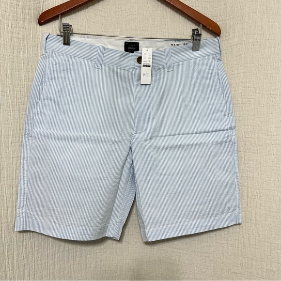 J. Crew 9" stretch seersucker short size 32 and 30 - Picture 3 of 11